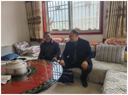 商南縣路橋工程公司總經(jīng)理汪長(zhǎng)明深入冀家灣村開(kāi)展入戶(hù)幫扶工作及“二十大精神”宣講活動(dòng)